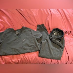 Women’s figs scrubs